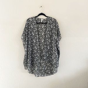 Live 4 Truth Floral Kimono‎